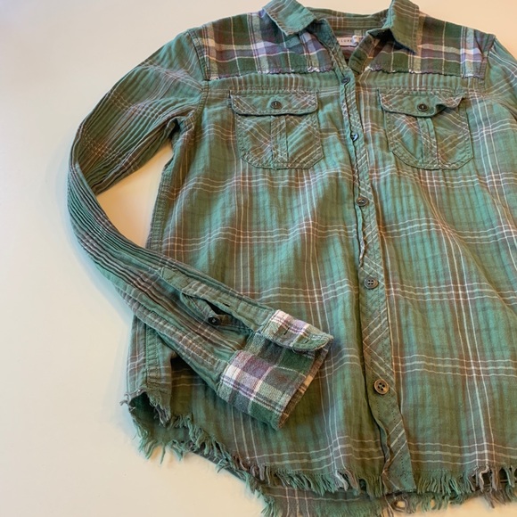 Artisan DeLuxe Button down plaid top sz medium - Picture 3 of 8